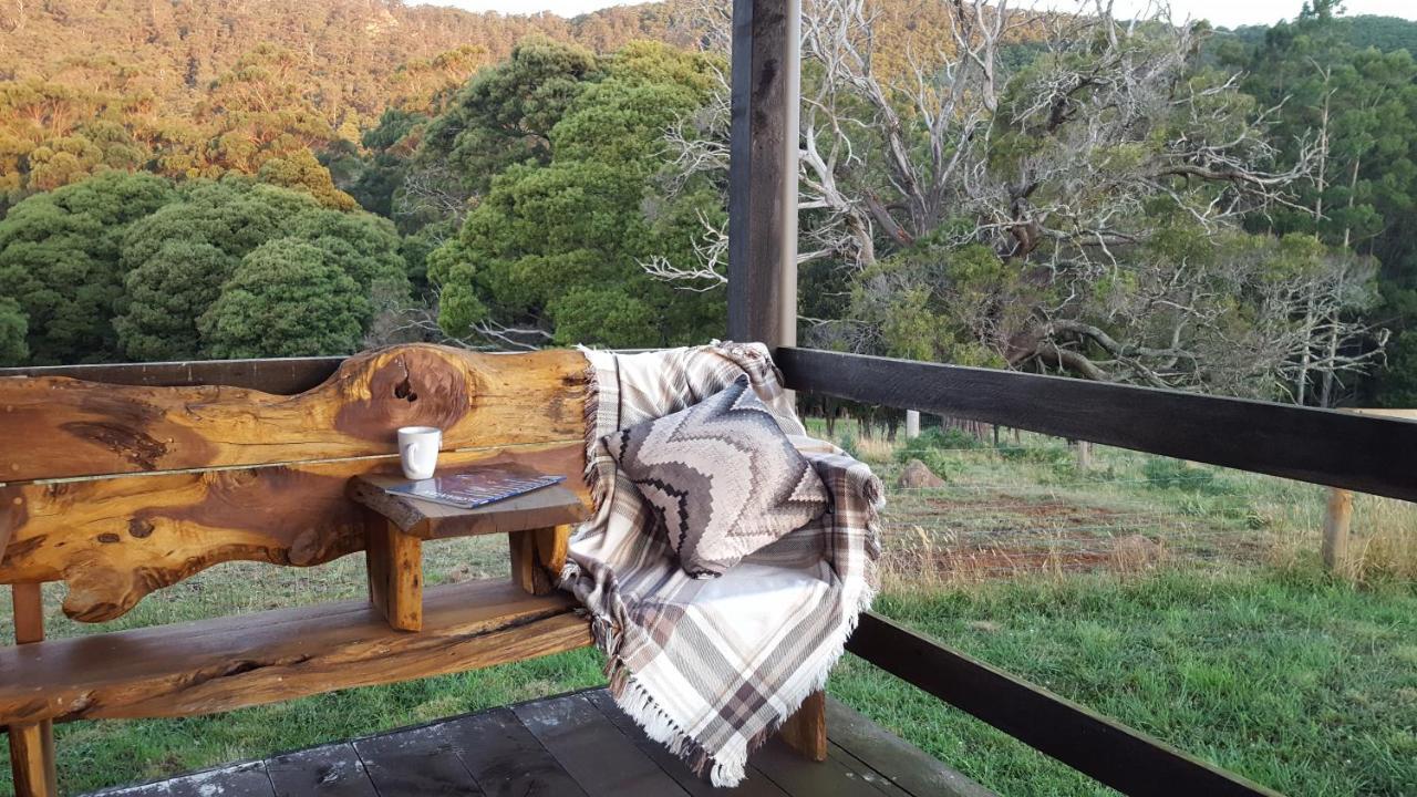 Rustic Hut Bush Retreat Bed and Breakfast Penguin Exteriör bild