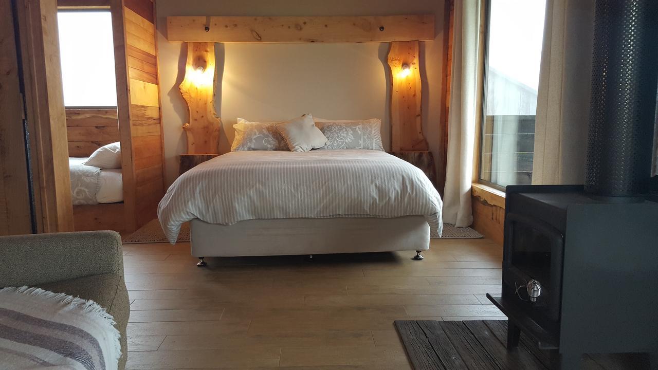 Rustic Hut Bush Retreat Bed and Breakfast Penguin Exteriör bild