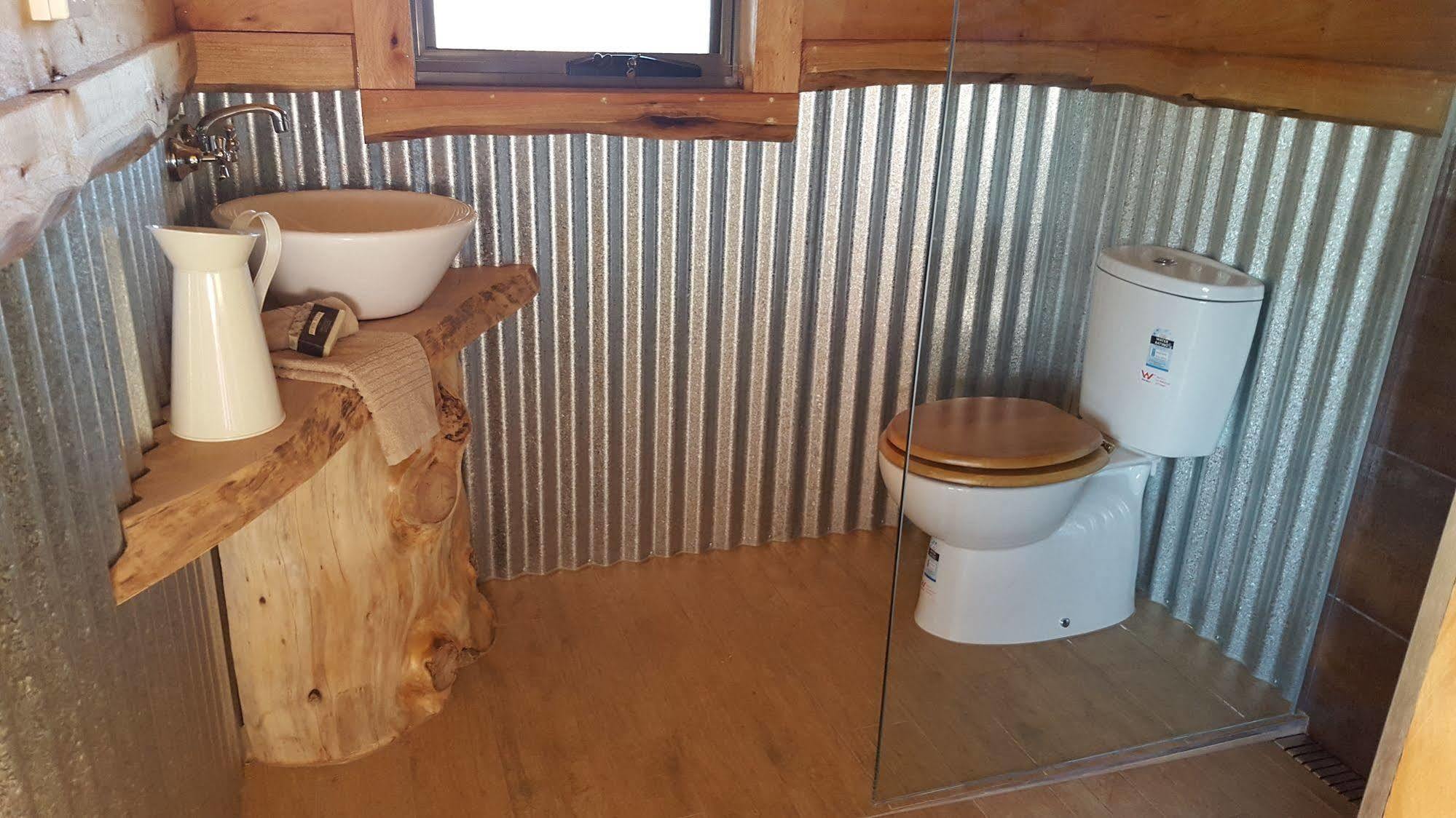 Rustic Hut Bush Retreat Bed and Breakfast Penguin Exteriör bild
