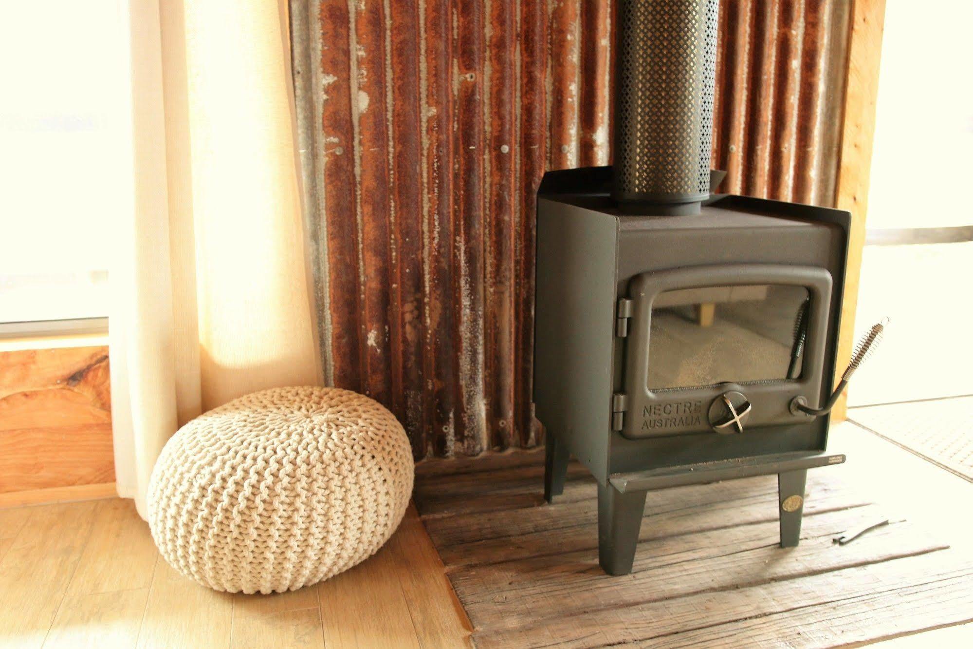 Rustic Hut Bush Retreat Bed and Breakfast Penguin Exteriör bild