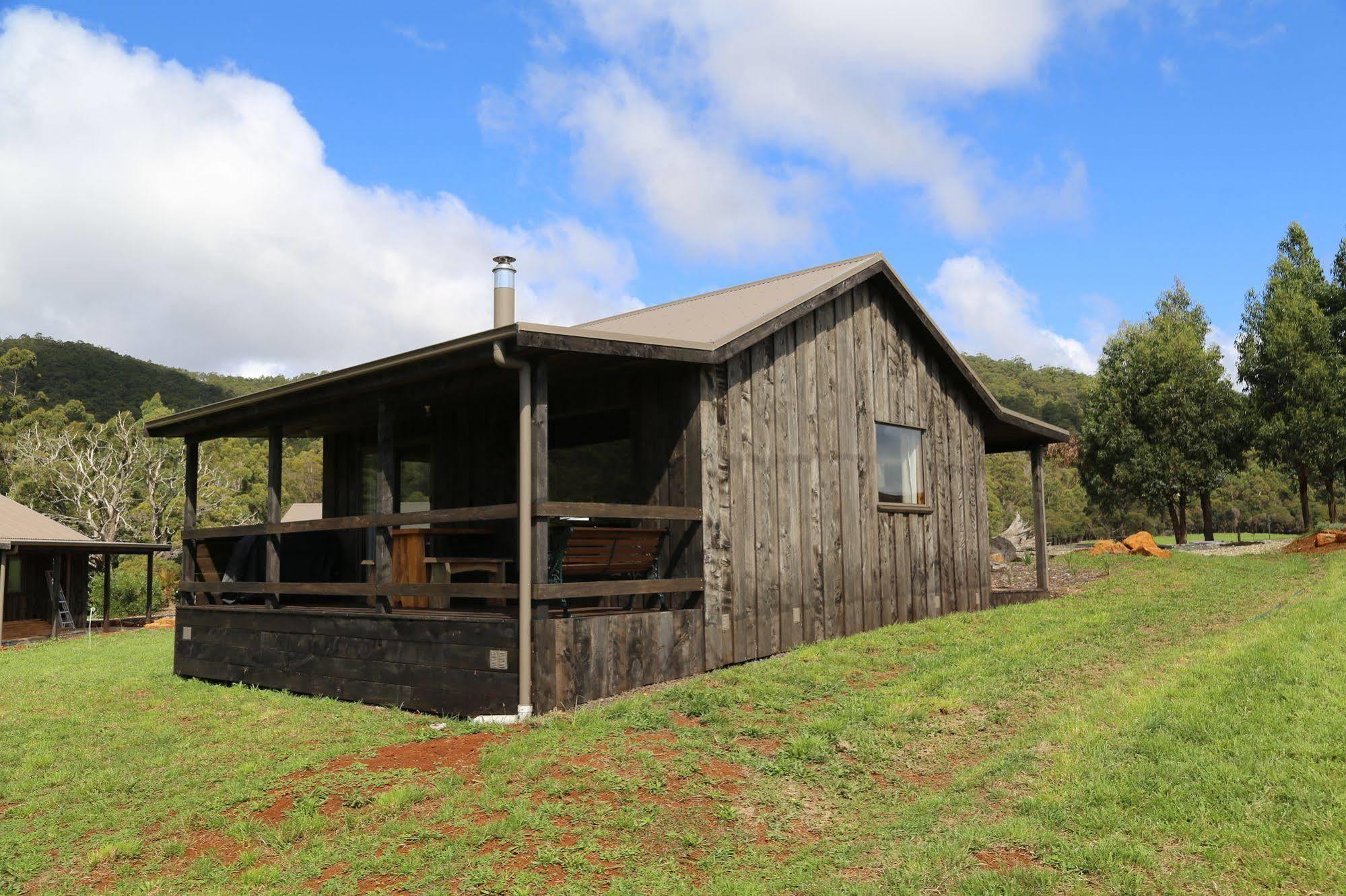 Rustic Hut Bush Retreat Bed and Breakfast Penguin Exteriör bild